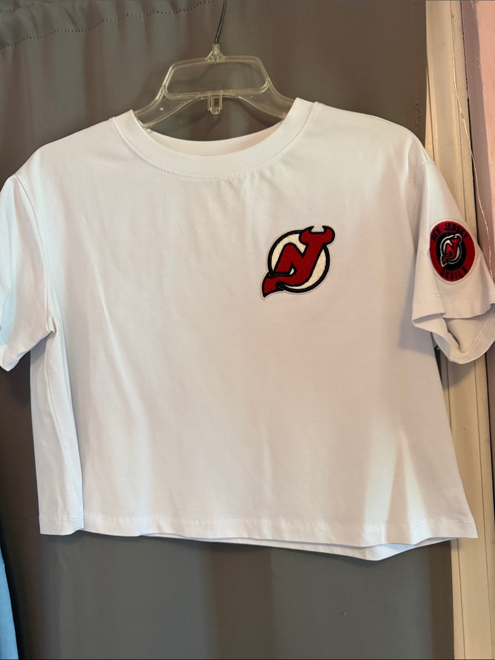 White Crop T‑Shirt with Red Patch Logo